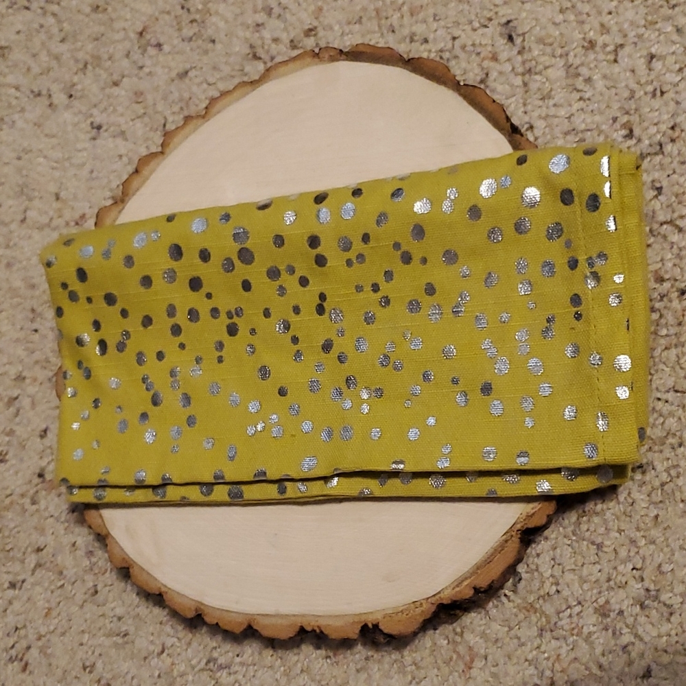 Nicole Miller Home Set 4 Dot Design Napkins